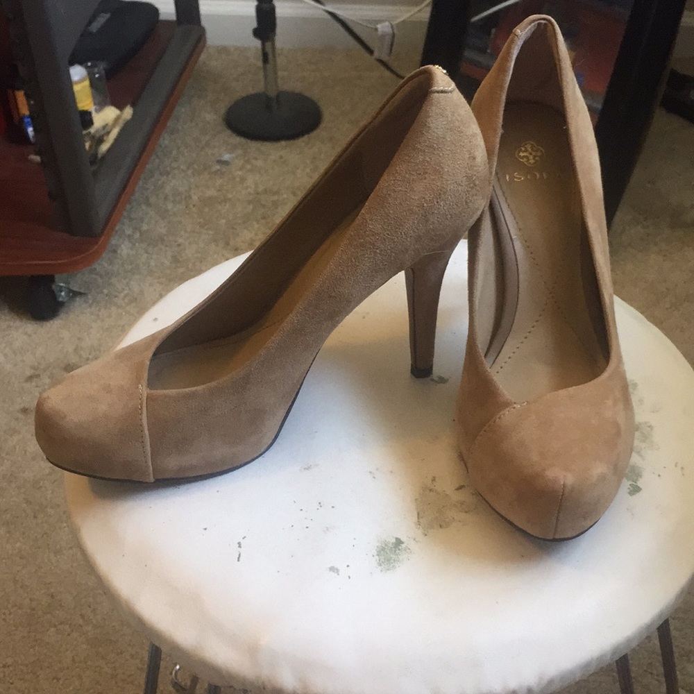 Heels - Picture 2 of 2